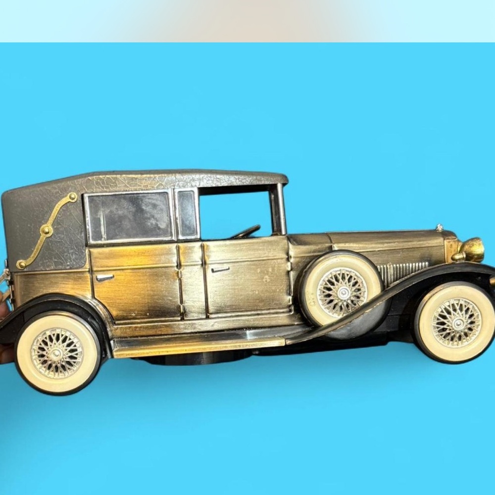 Vintage Style Lincoln Car in Gold and Black (won in auction)